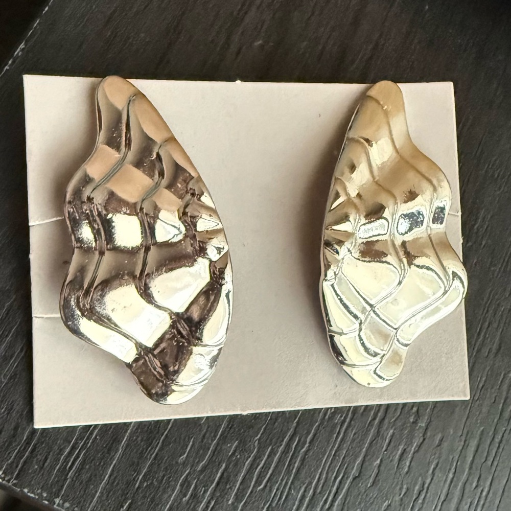 Avon Vintage Silver-Tone Enchanted Wing Clip Earrings